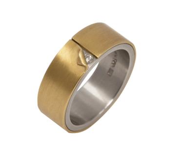 Goldener Niessingring Undercover